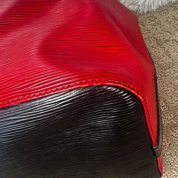 AUTH LOUIS VUITTON EPI LEATHER NOE- BLACK AND RED - Picture 8 of 16